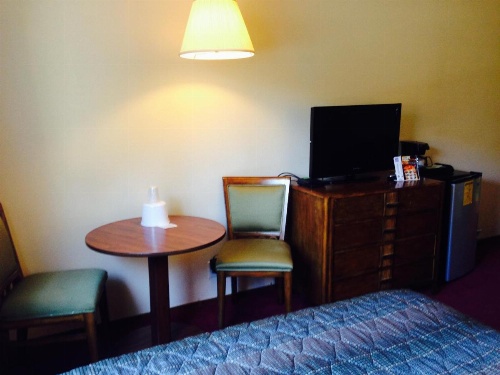 Bay City Motor Inn image 10