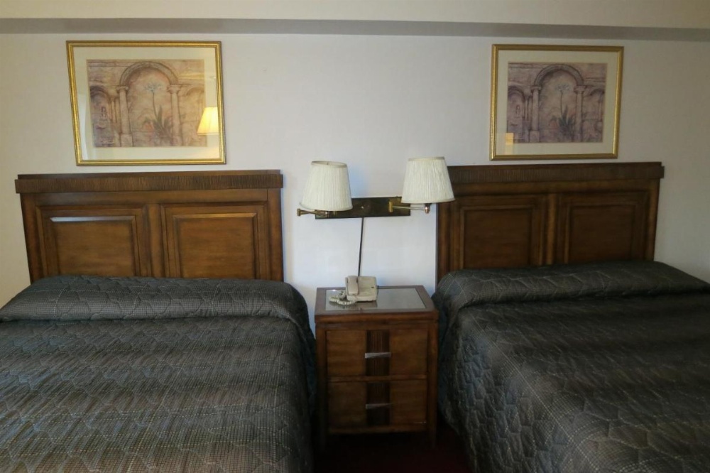 Room image 4