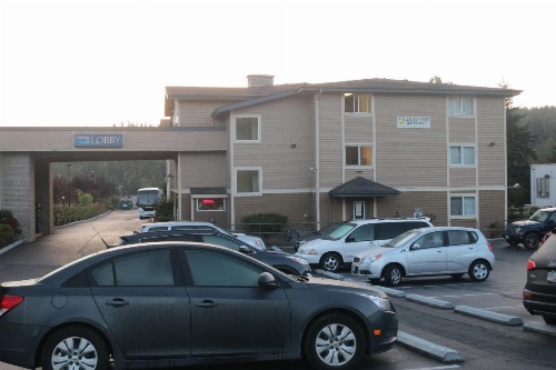 Bay City Motor Inn image 3