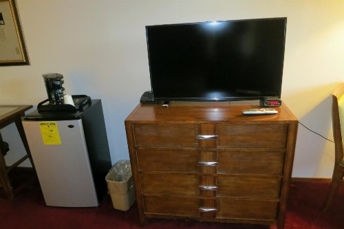 Bay City Motor Inn image 4